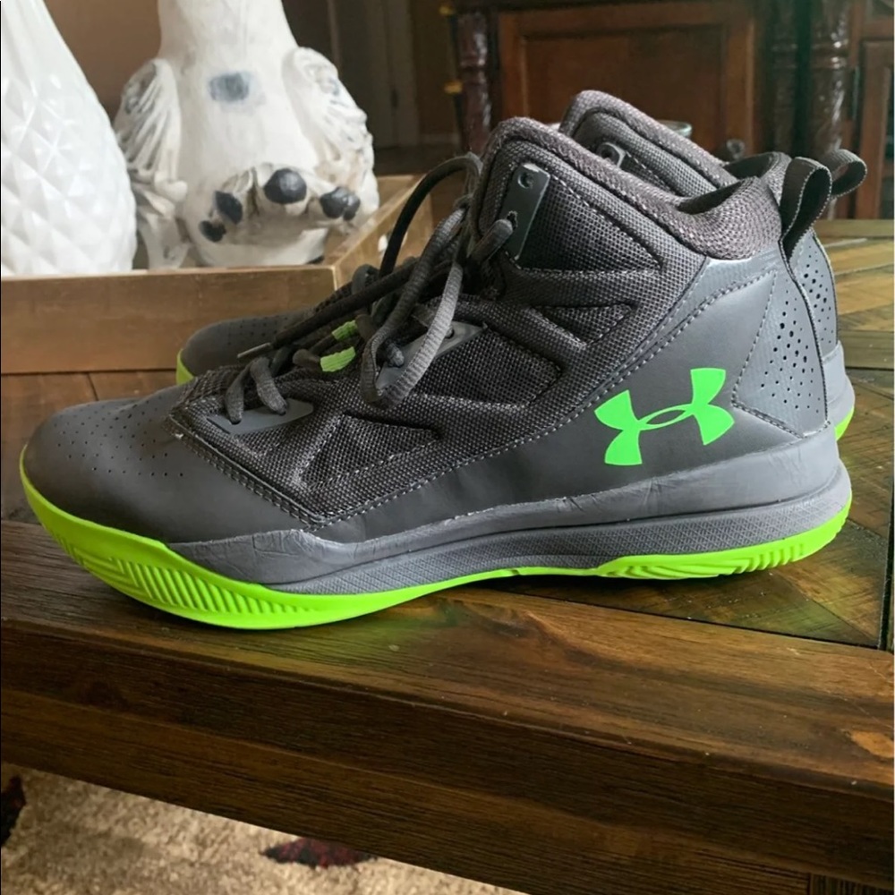 Under Armour Sneakers